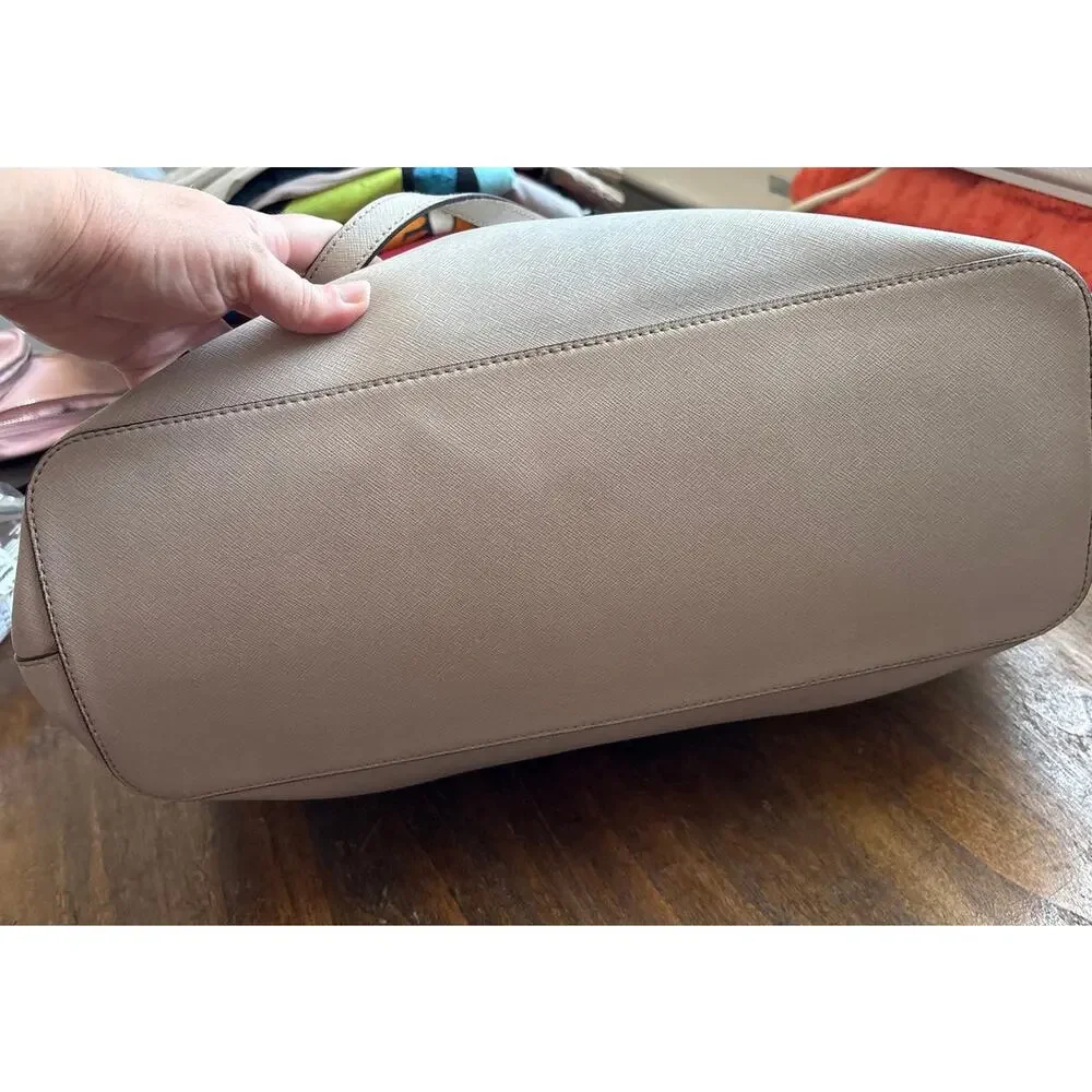 Michael Kors Beige Leather Top Zip Jet Set Large Chain Tote Bag Travel